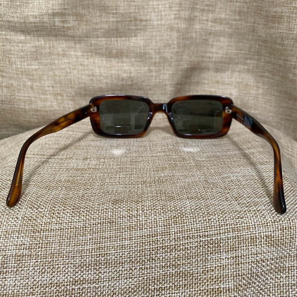 Ray-Ban vintage Tortoise Sunglasses - Picture 3 of 10